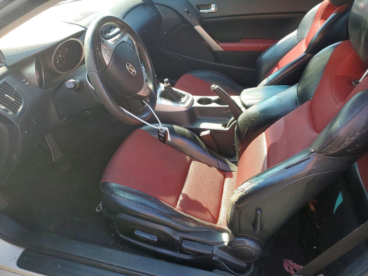 2010 HYUNDAI GENESIS