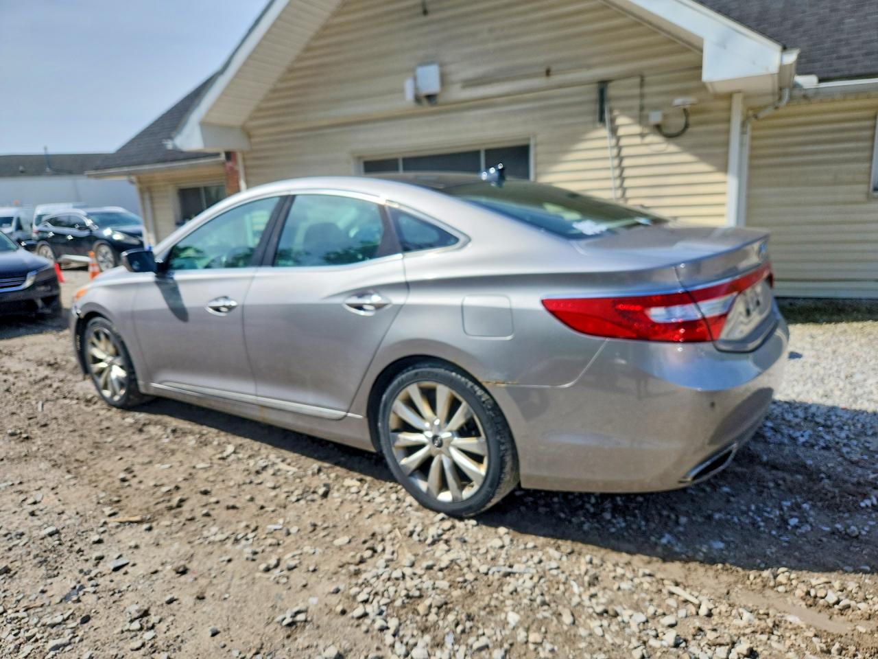 2012 HYUNDAI AZERA