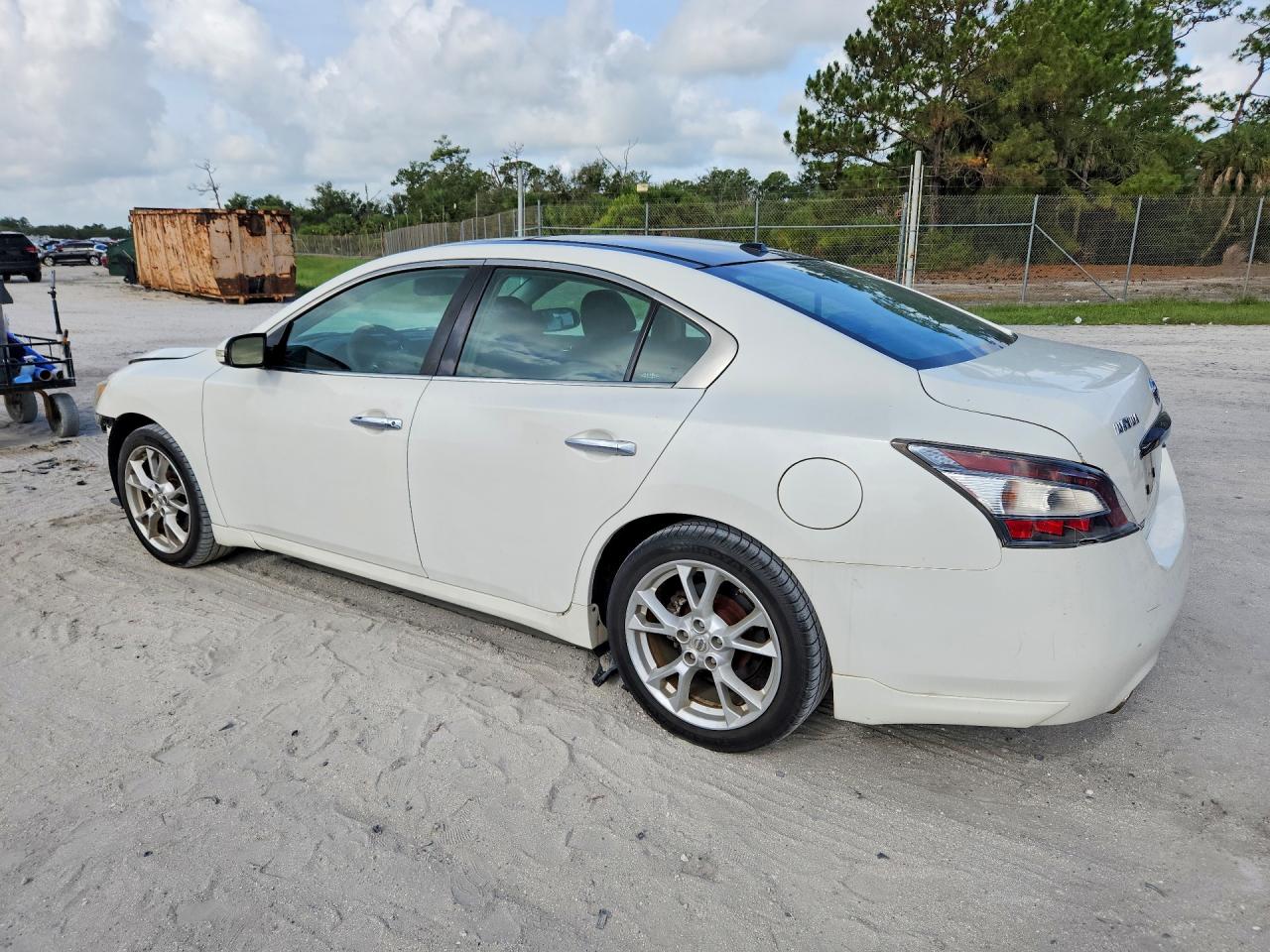 2012 NISSAN MAXIMA