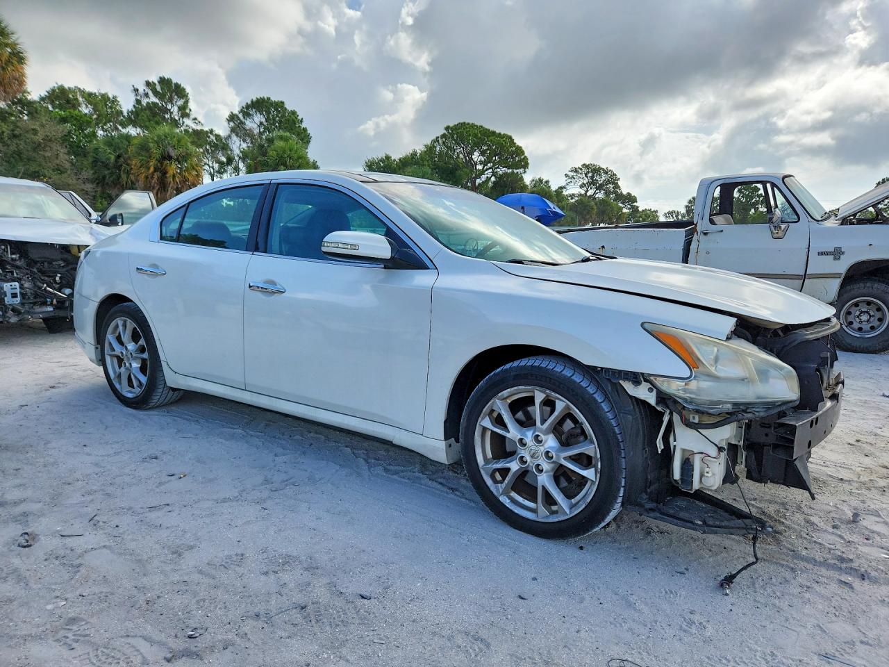 2012 NISSAN MAXIMA