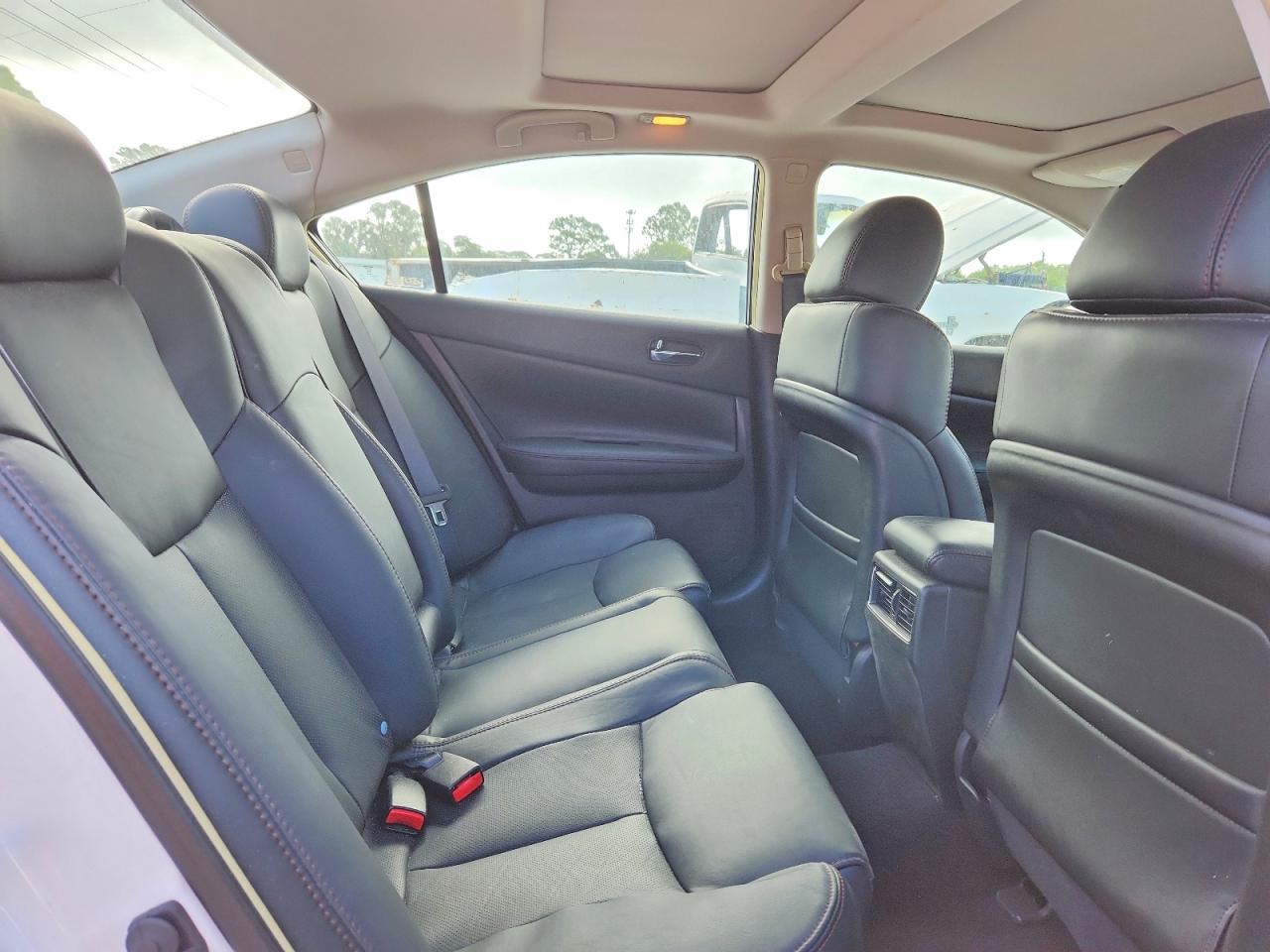 2012 NISSAN MAXIMA