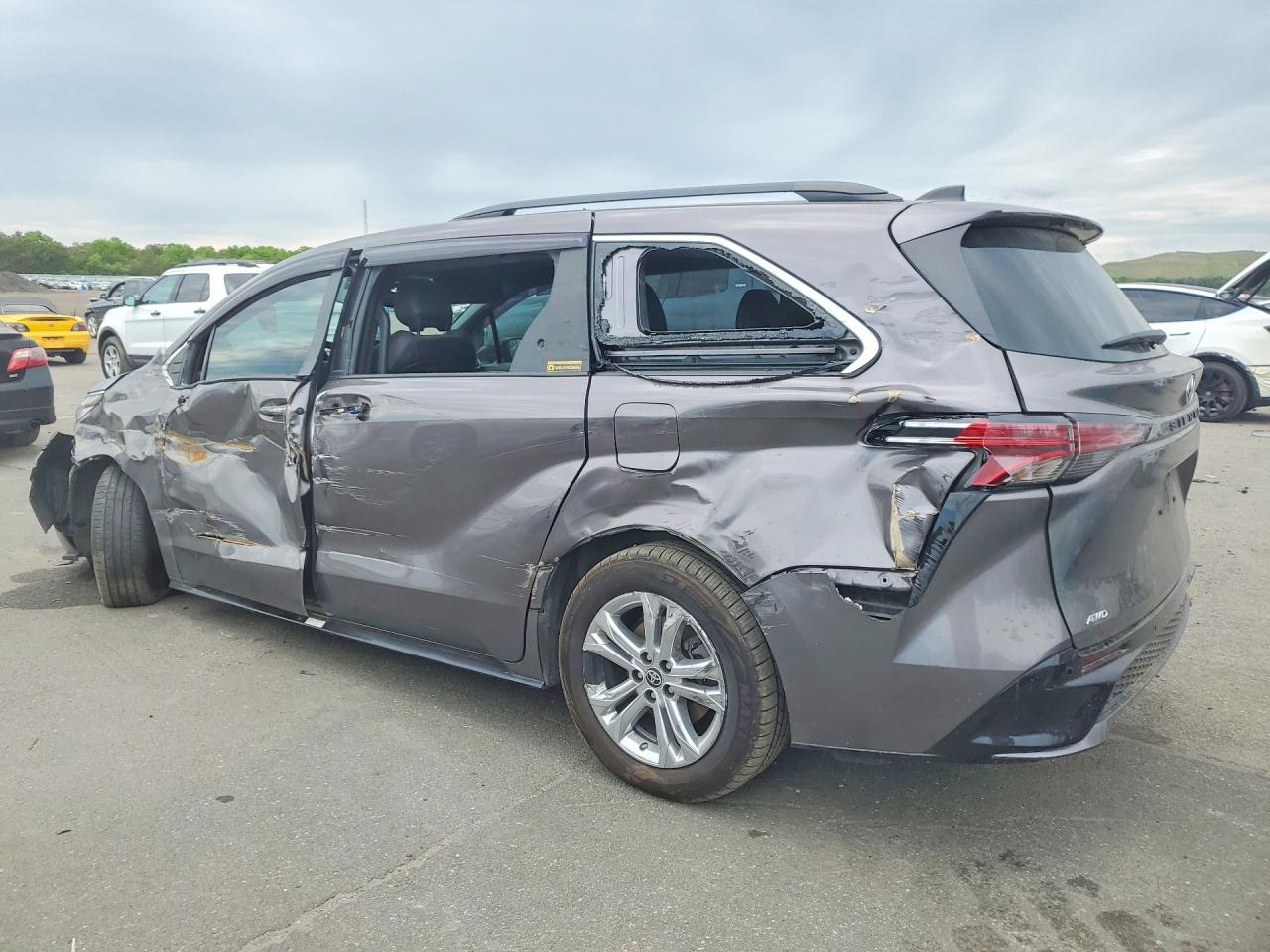 2022 TOYOTA SIENNA