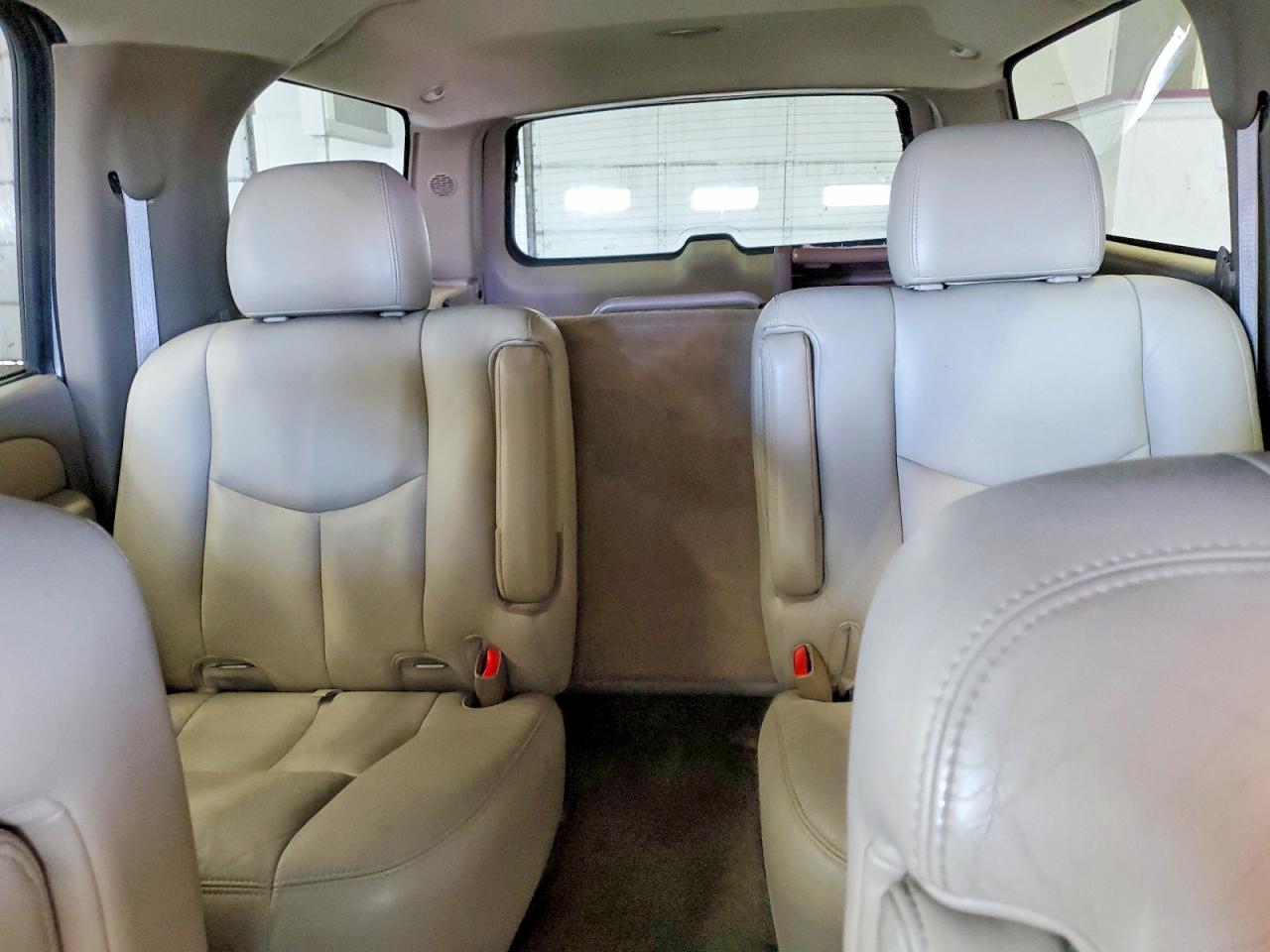 2003 CHEVROLET SUBURBAN