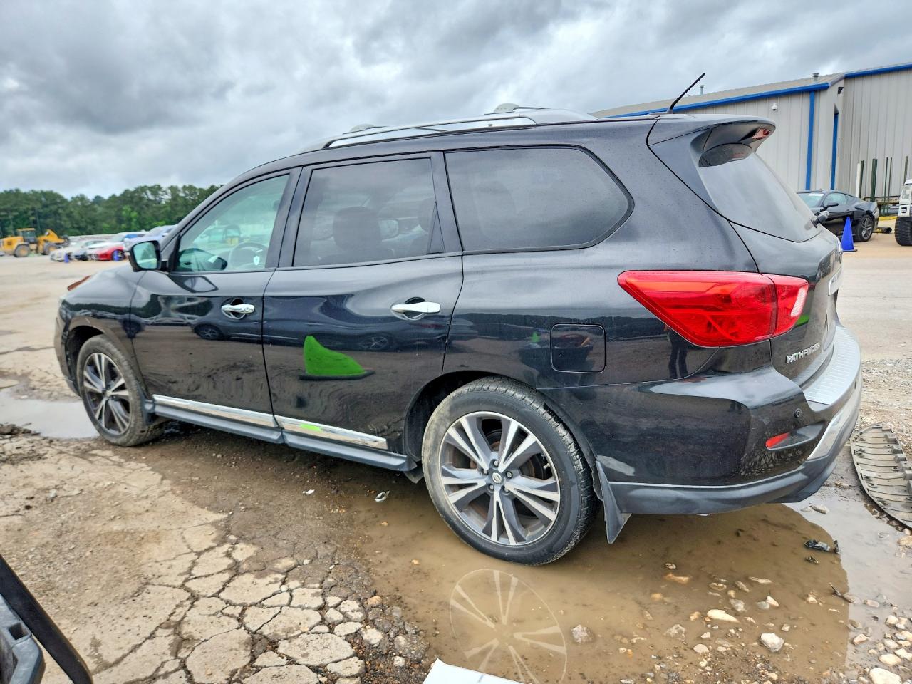 2018 NISSAN PATHFINDER