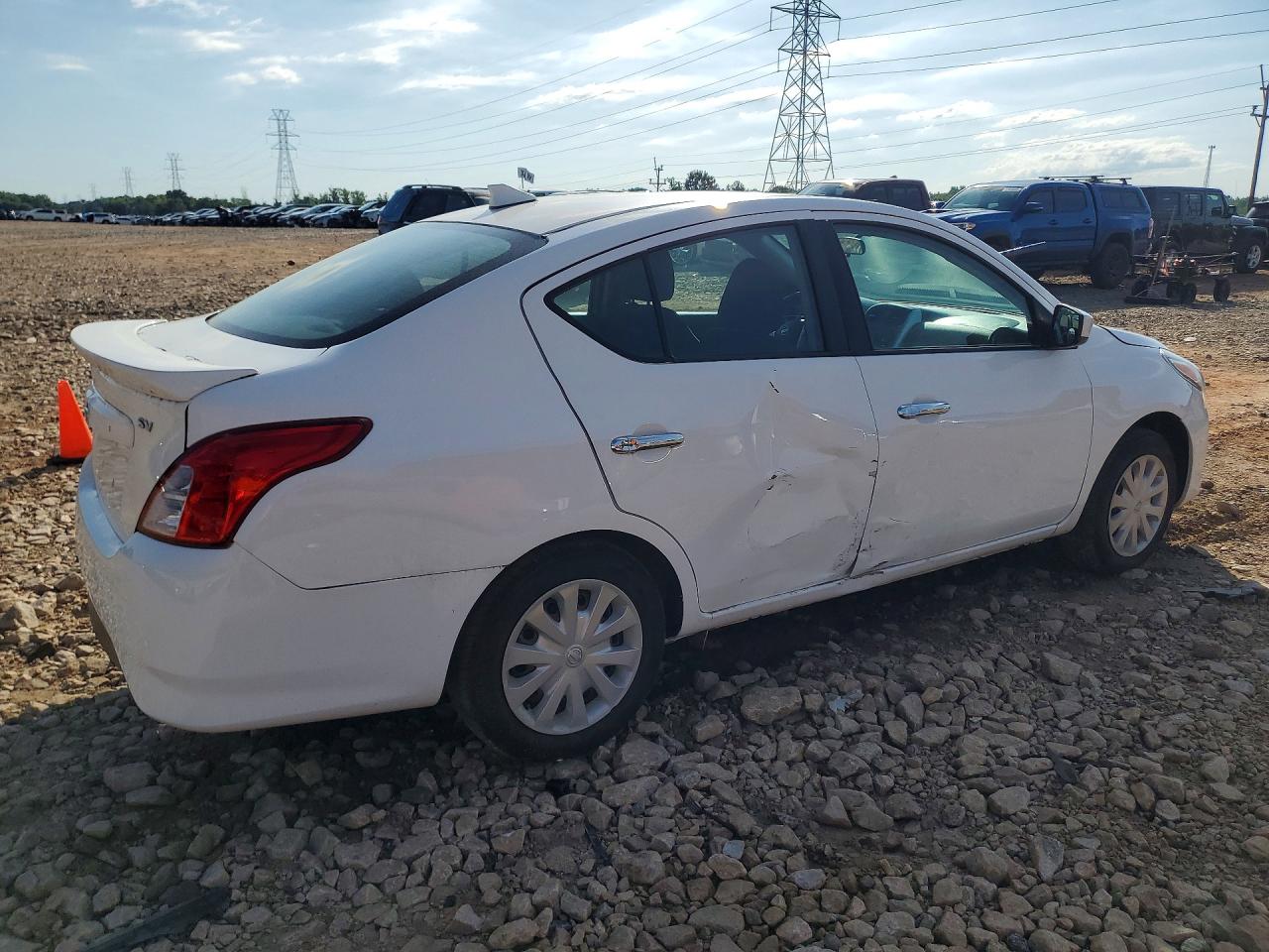 2018 NISSAN VERSA