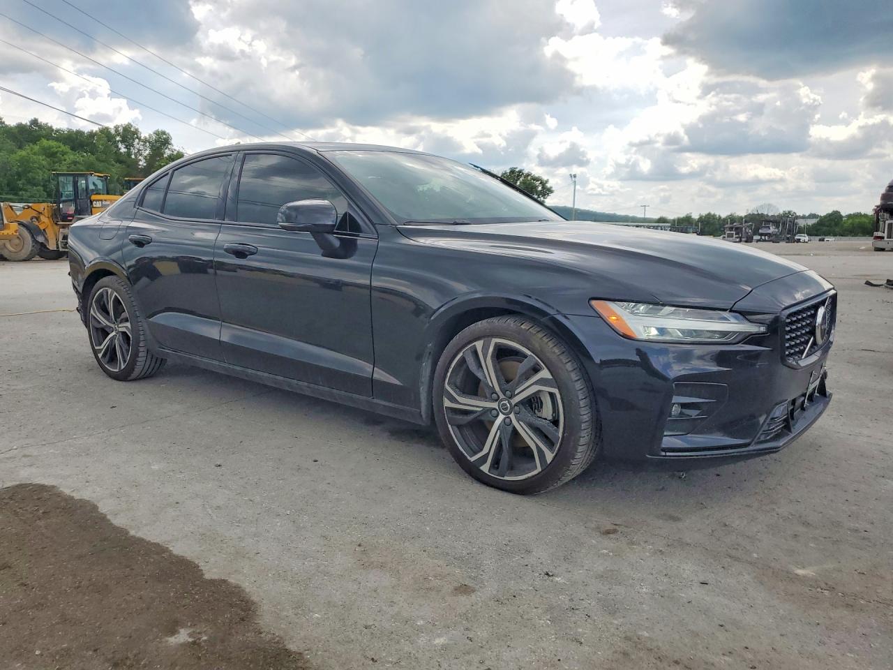 2024 VOLVO S60