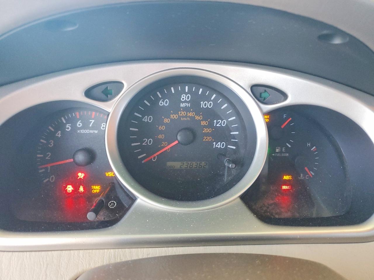 2004 TOYOTA HIGHLANDER