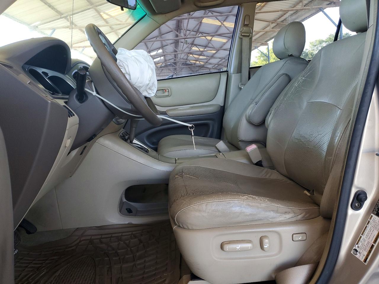 2004 TOYOTA HIGHLANDER
