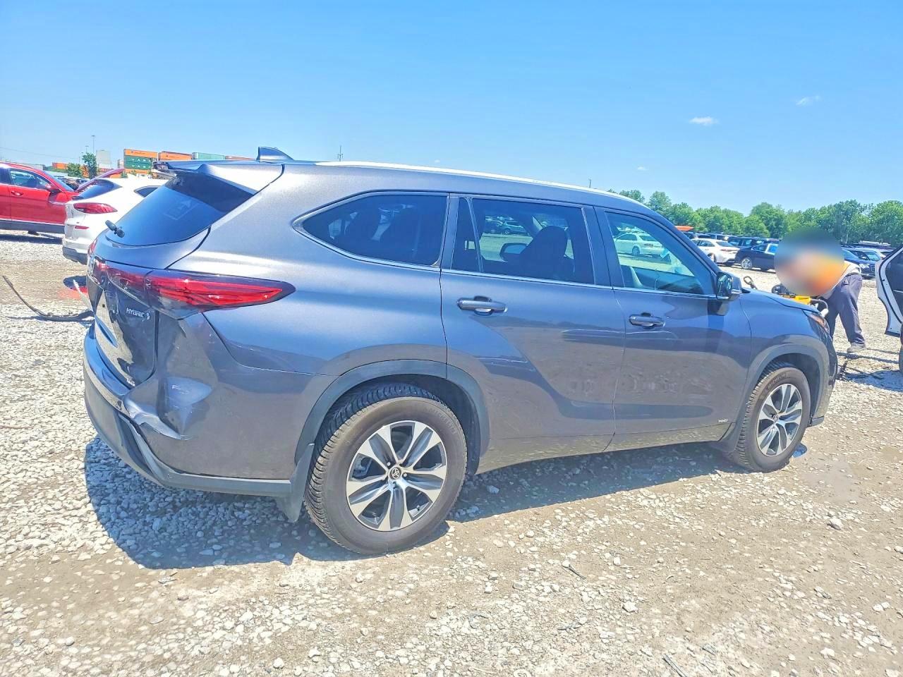 2024 TOYOTA HIGHLANDER