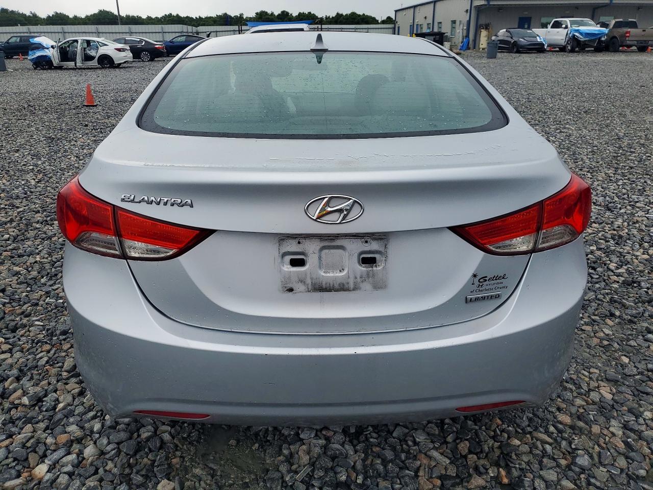 2013 HYUNDAI ELANTRA