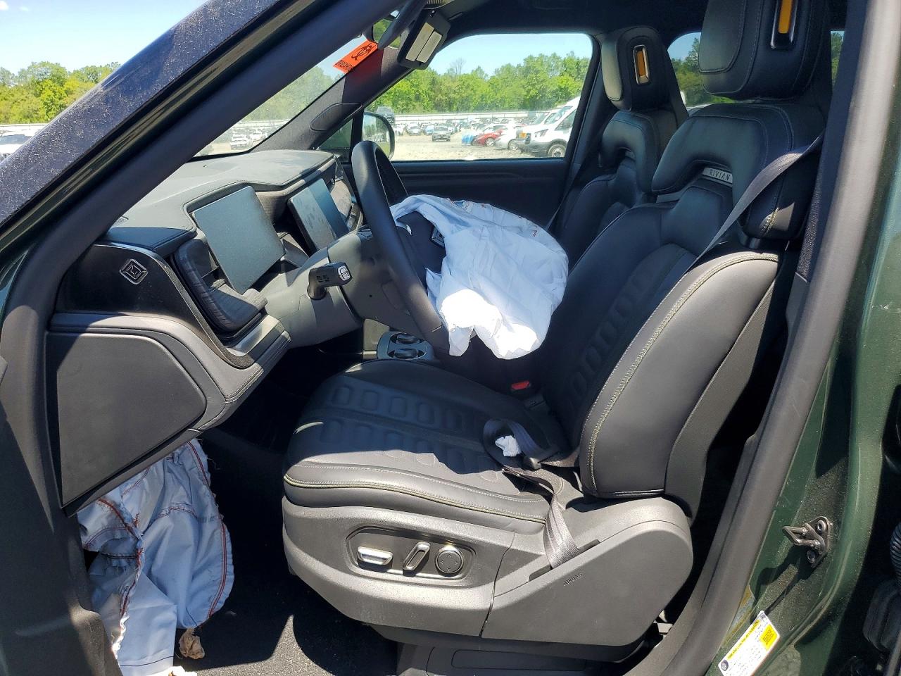2025 RIVIAN RIS