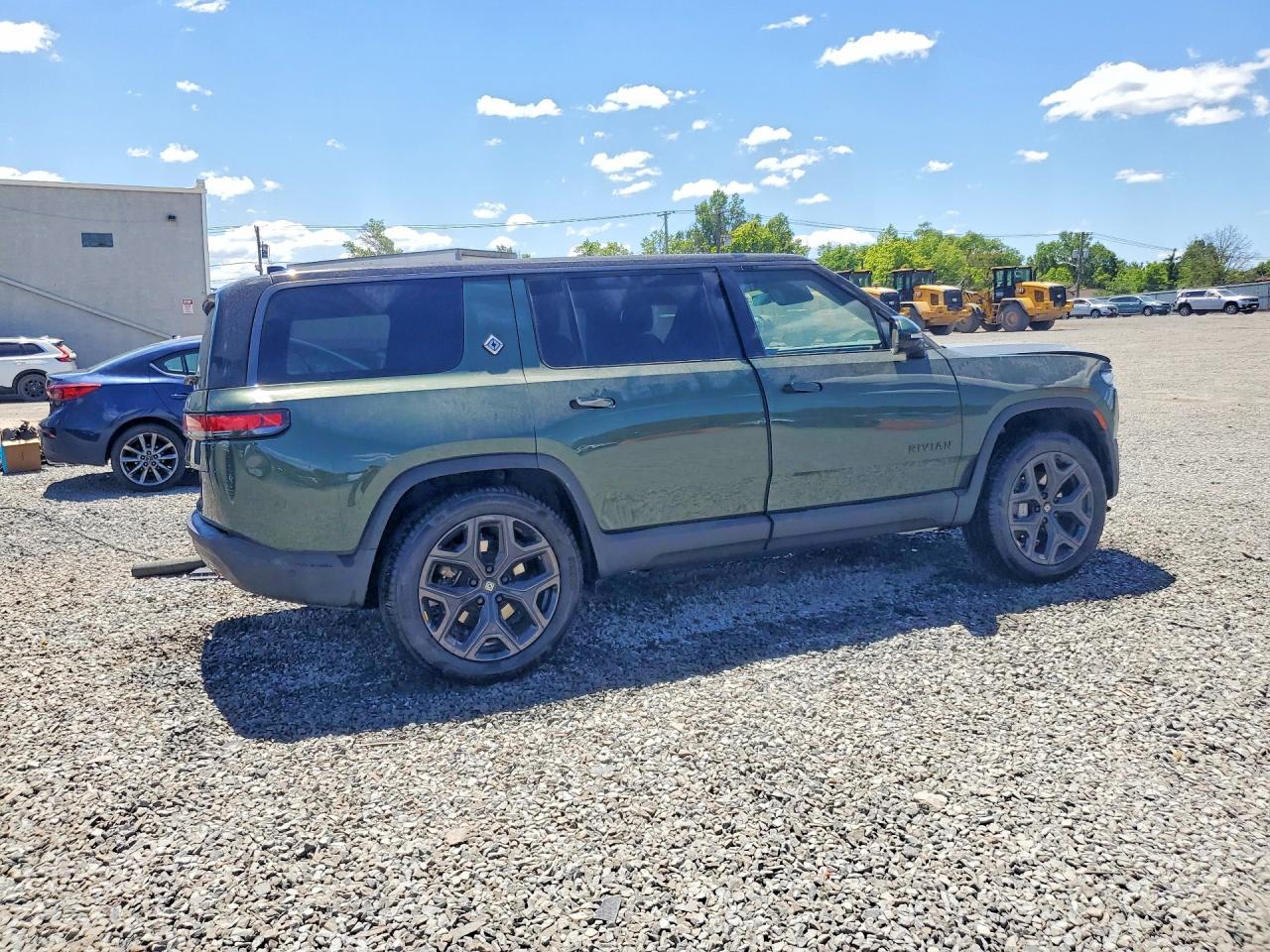 2025 RIVIAN RIS