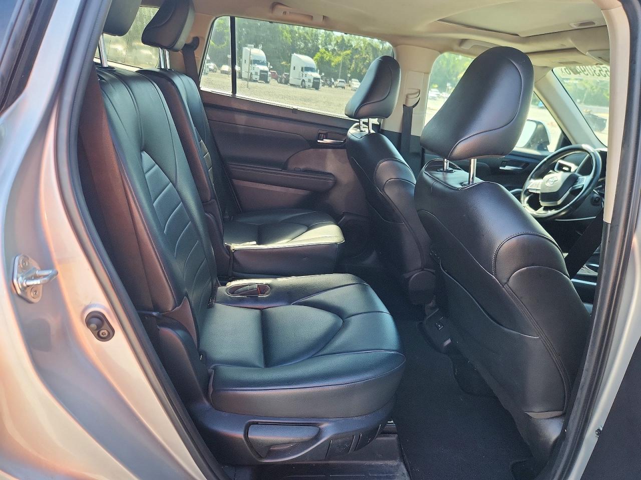 2022 TOYOTA HIGHLANDER