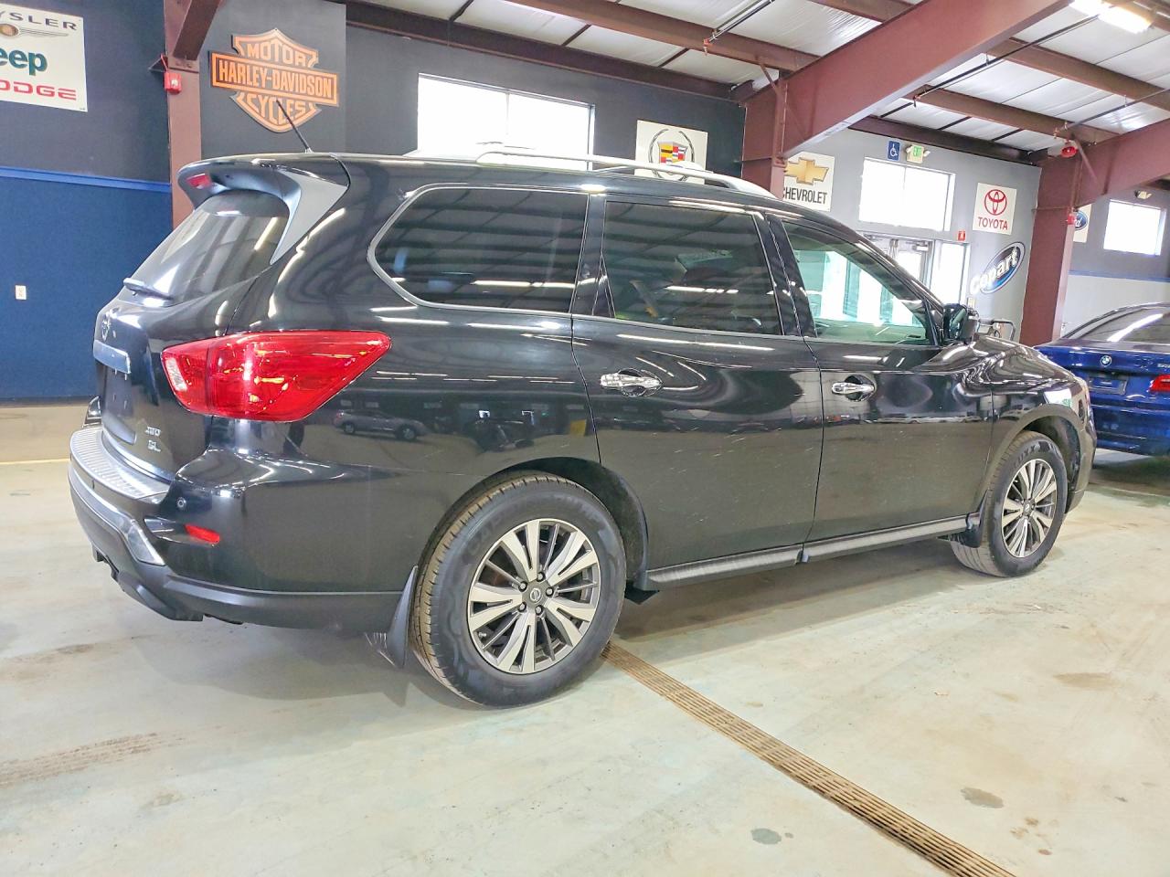 2017 NISSAN PATHFINDER