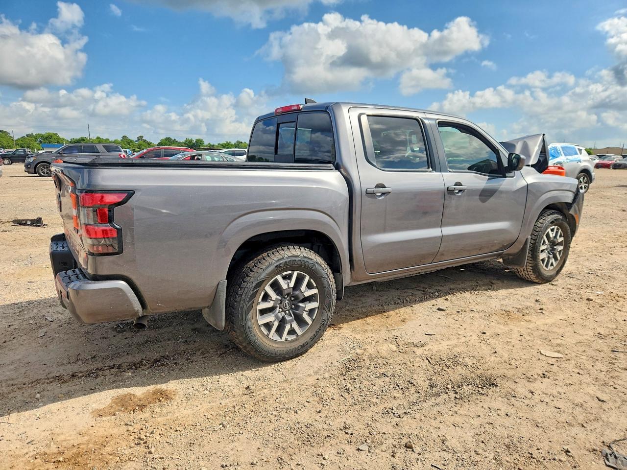 2022 NISSAN FRONTIER