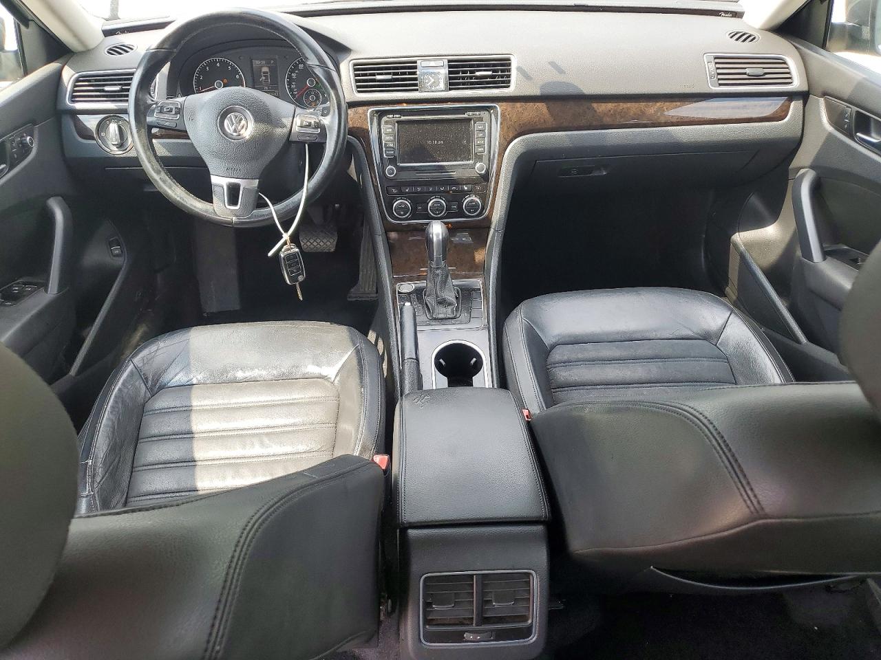 2014 VOLKSWAGEN PASSAT