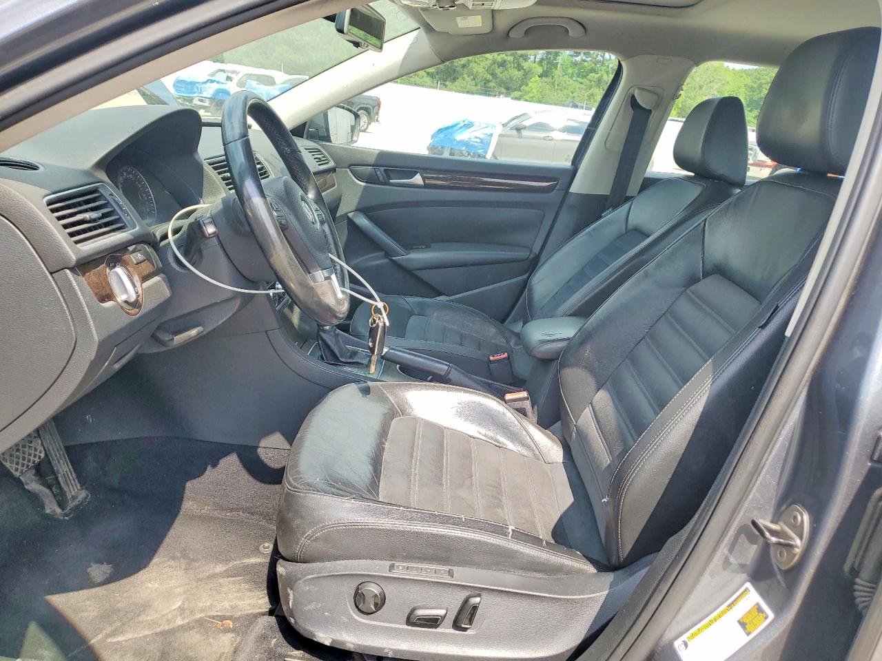 2014 VOLKSWAGEN PASSAT