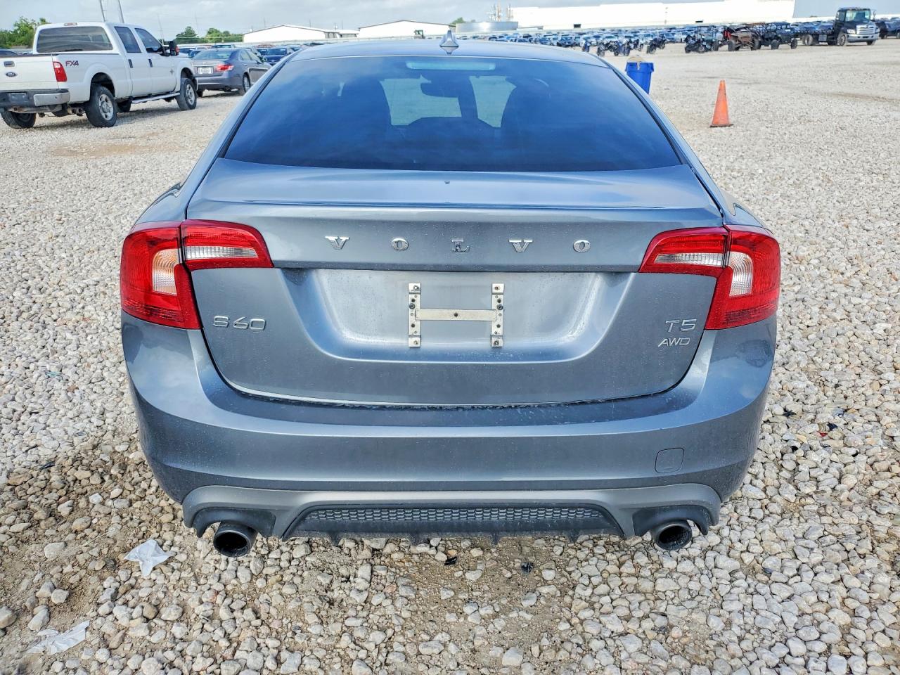 2018 VOLVO S60