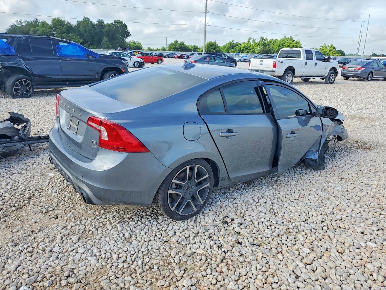 2018 VOLVO S60