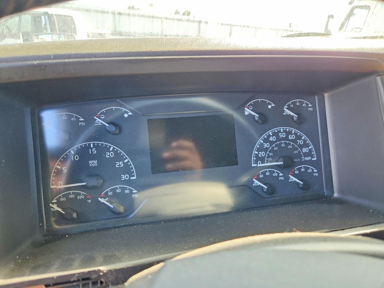 2022 VOLVO VN