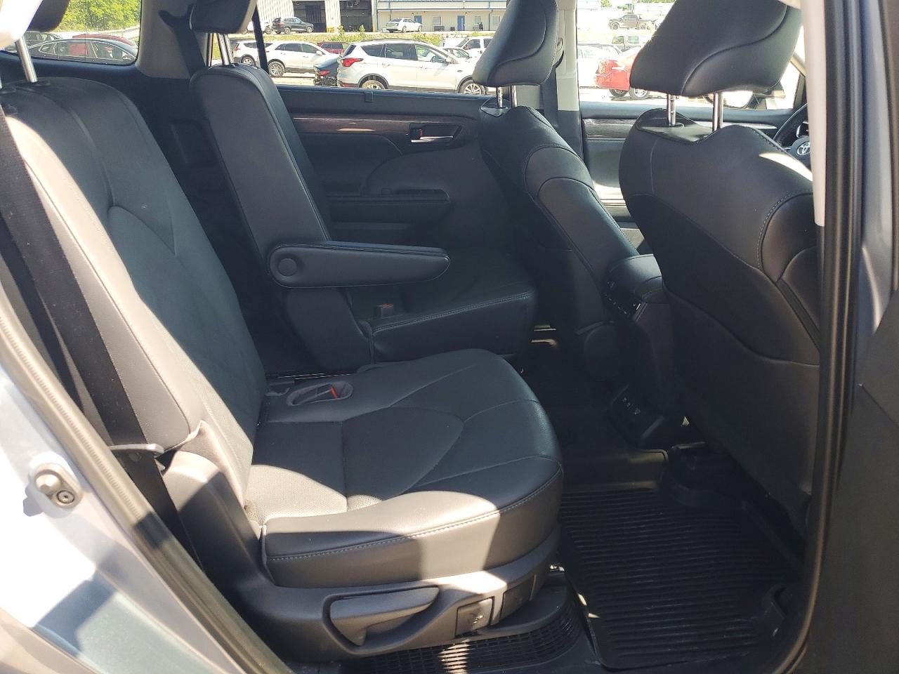 2021 TOYOTA HIGHLANDER