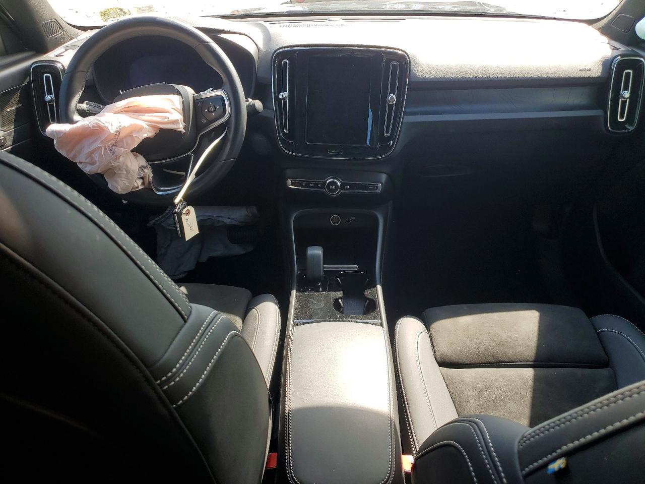 2023 VOLVO