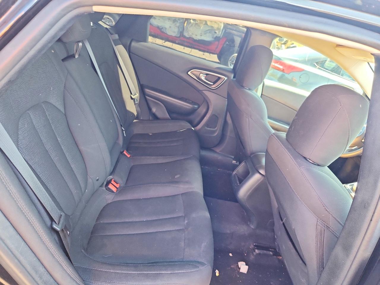 2016 CHRYSLER 200