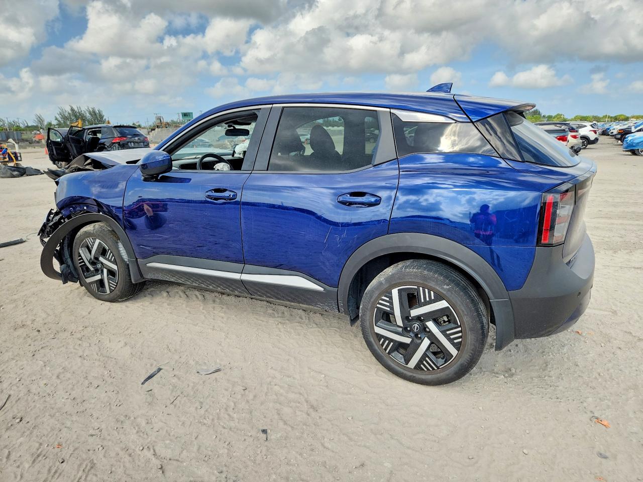 2025 NISSAN KICKS
