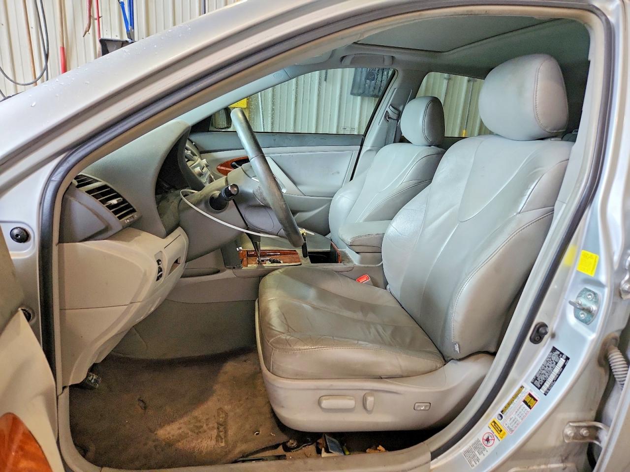 2011 TOYOTA CAMRY