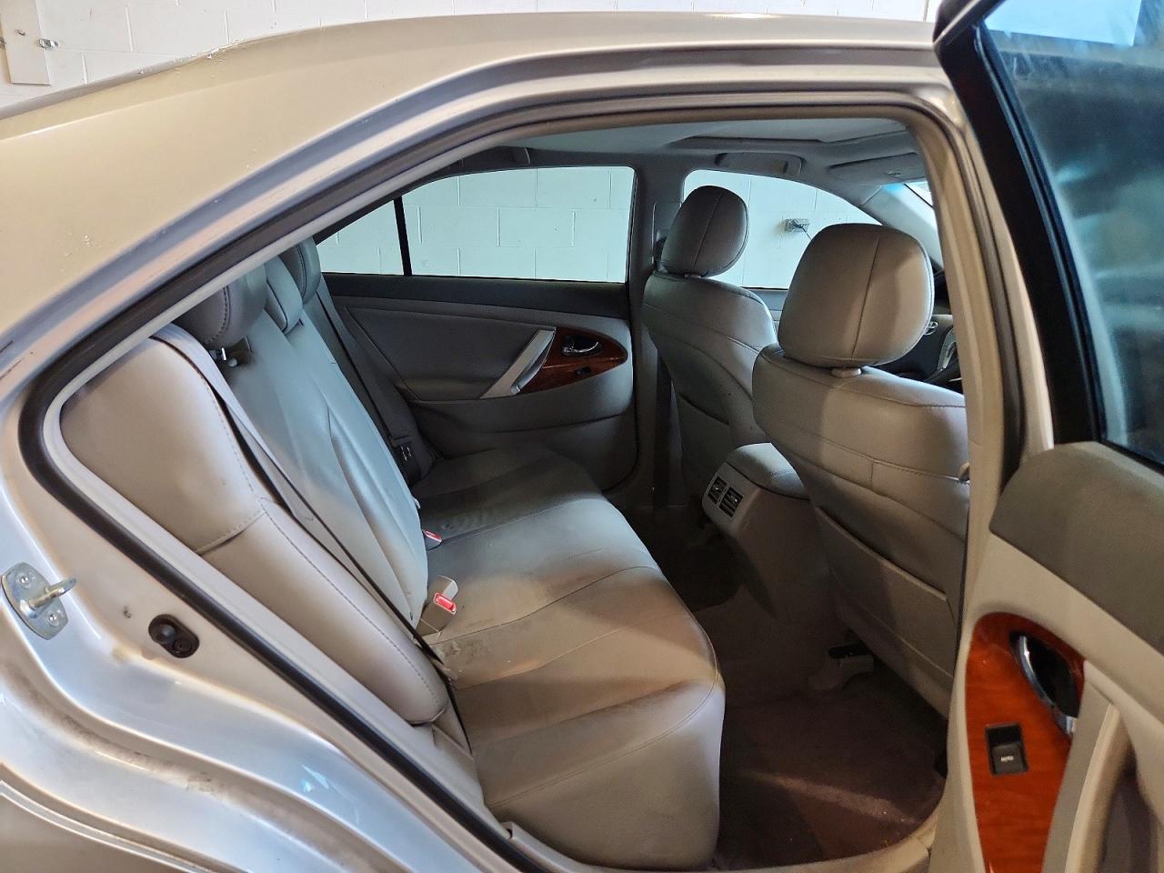 2011 TOYOTA CAMRY