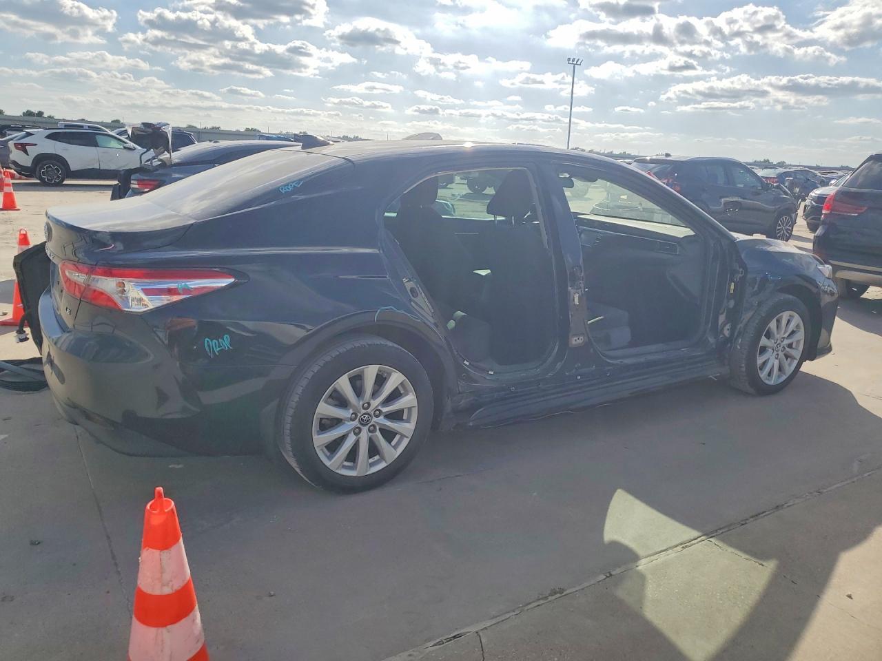 2019 TOYOTA CAMRY