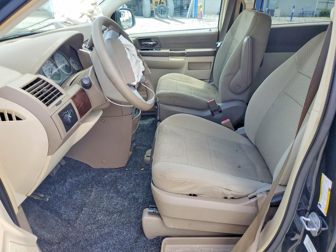 2010 CHRYSLER MINIVAN