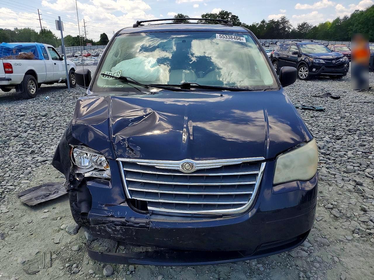 2010 CHRYSLER MINIVAN