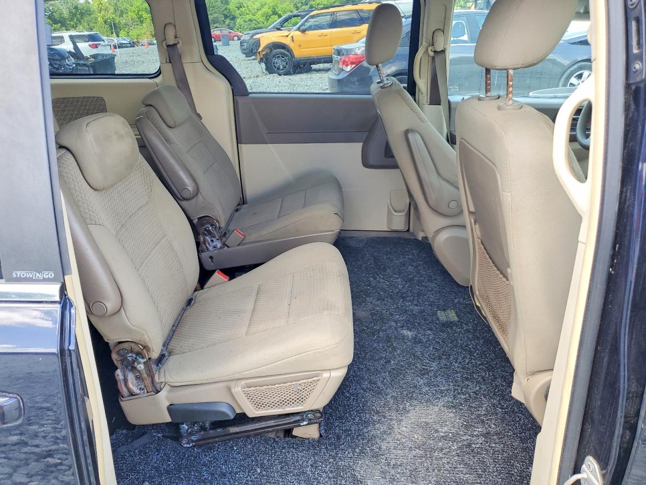2010 CHRYSLER MINIVAN