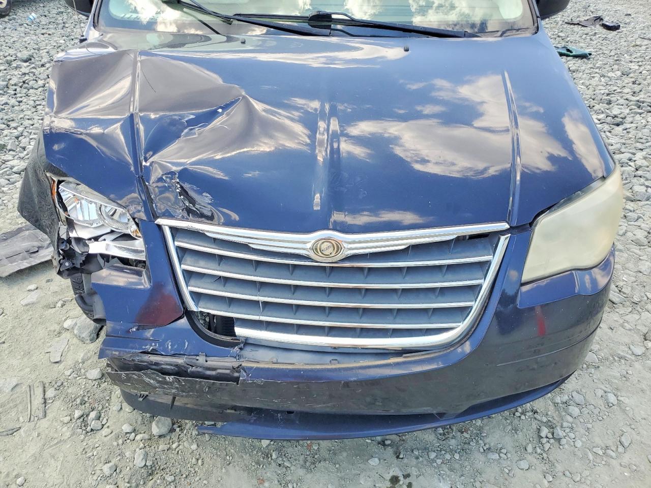 2010 CHRYSLER MINIVAN