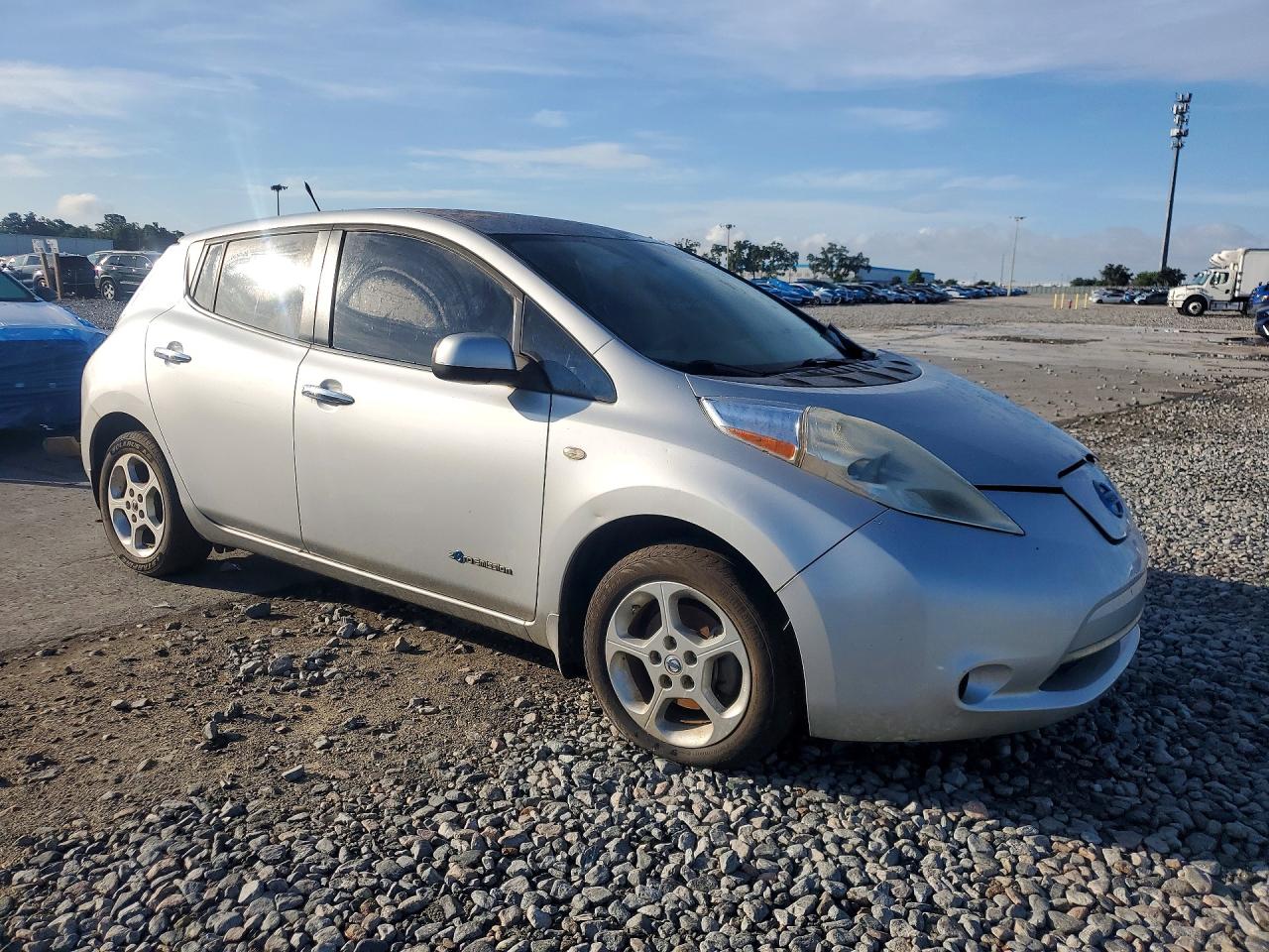 2012 NISSAN LEAF