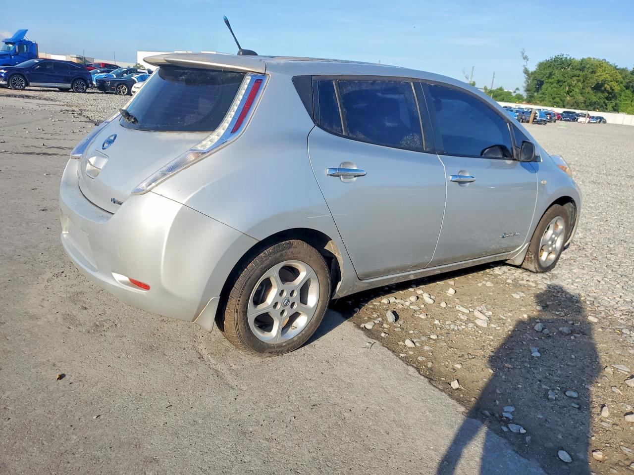 2012 NISSAN LEAF