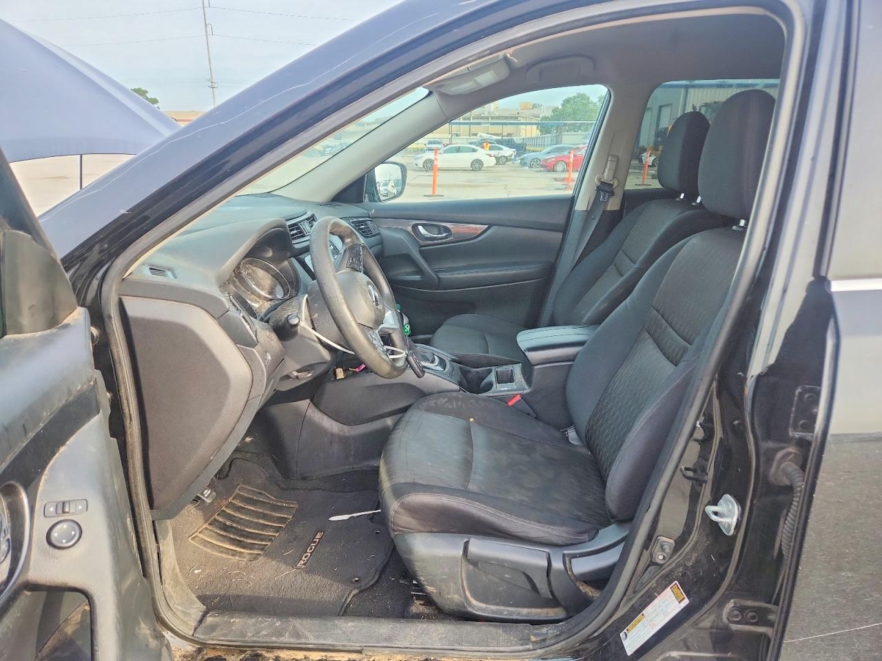 2017 NISSAN ROGUE