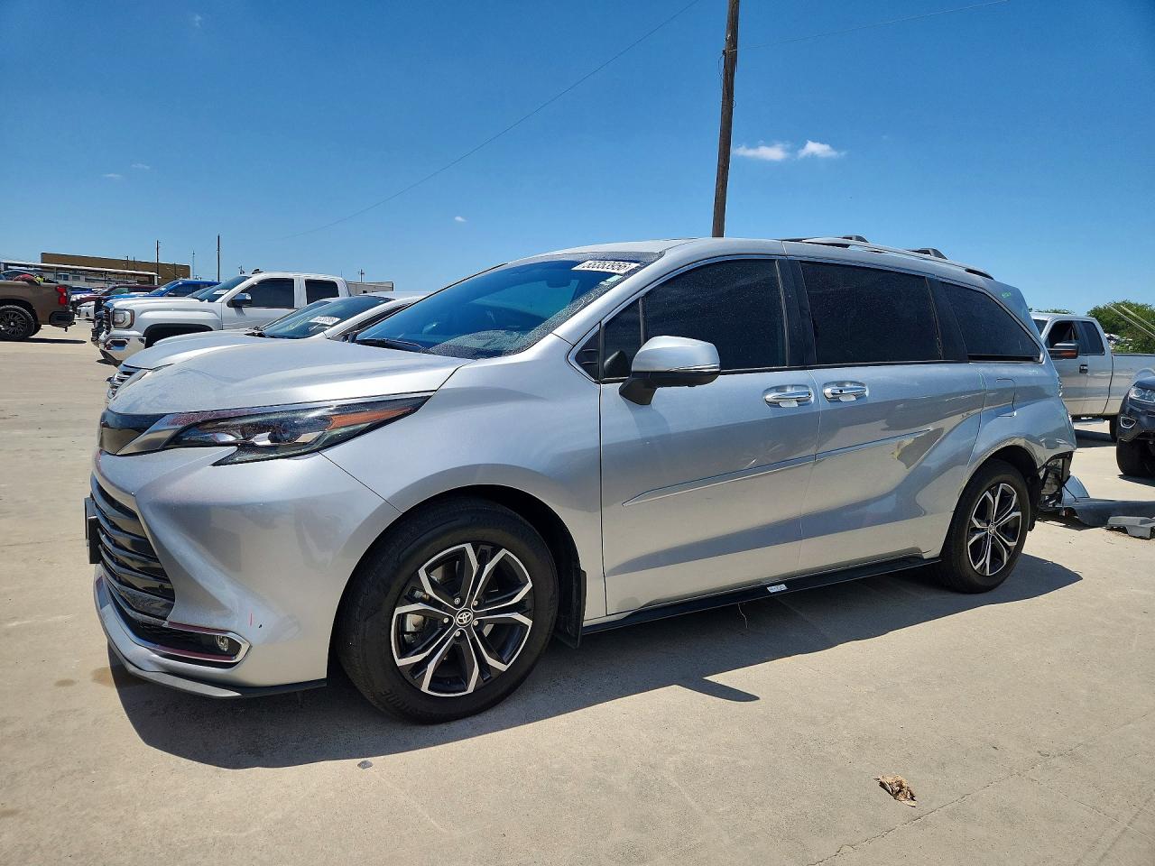 2025 TOYOTA SIENNA