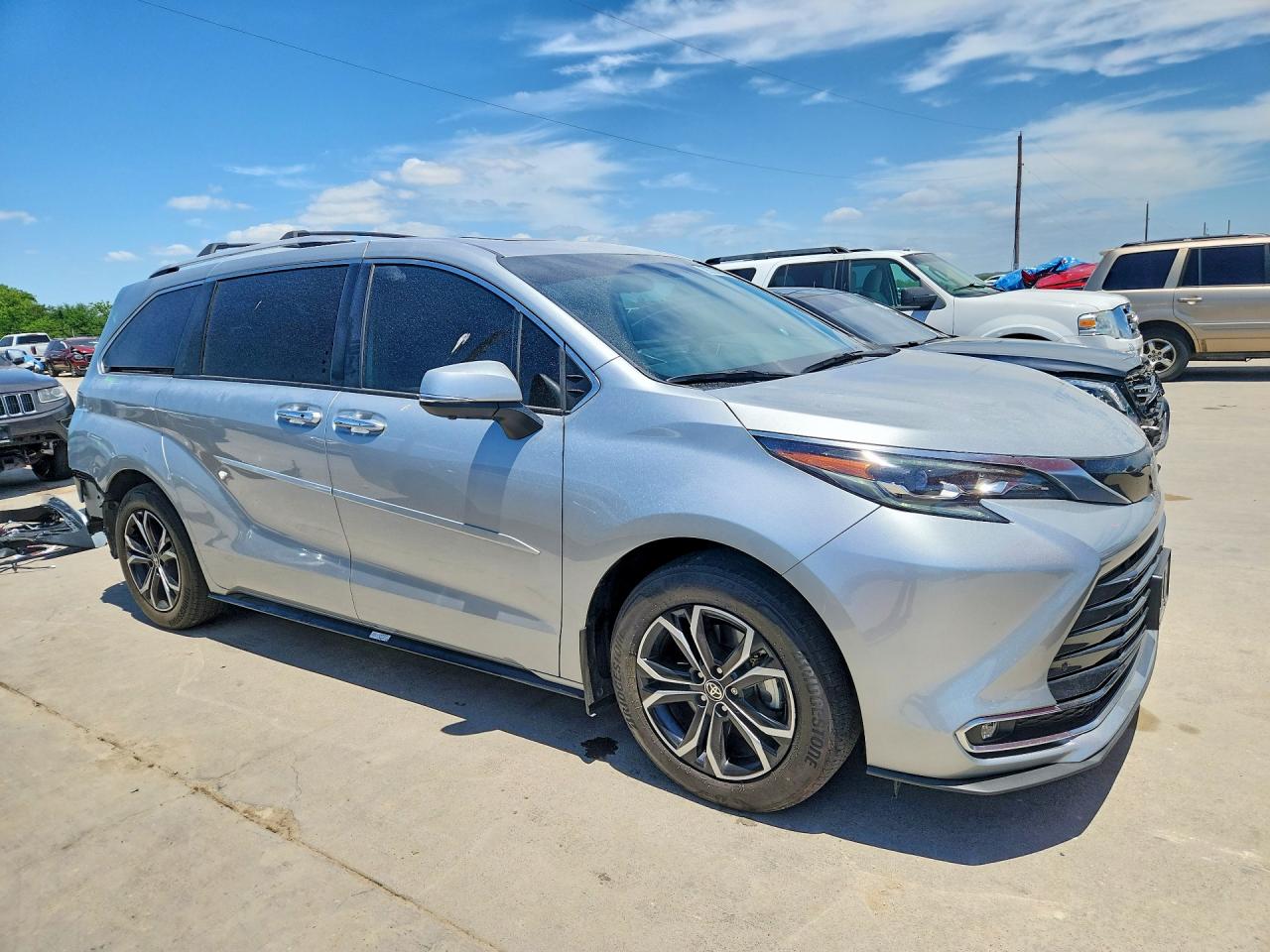 2025 TOYOTA SIENNA