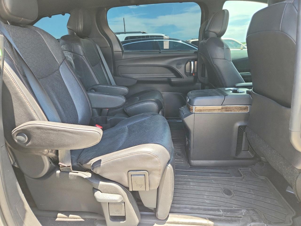 2025 TOYOTA SIENNA