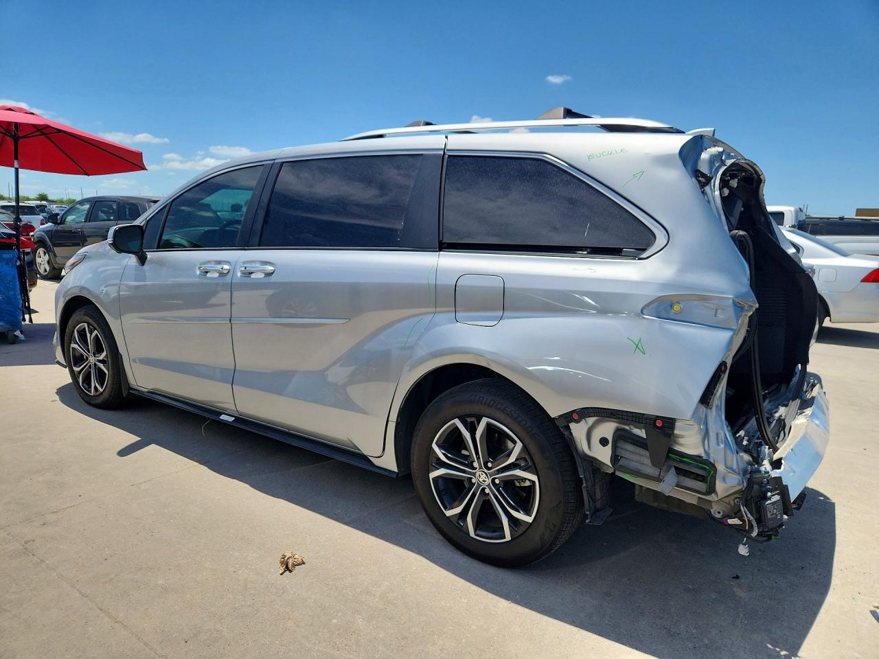 2025 TOYOTA SIENNA