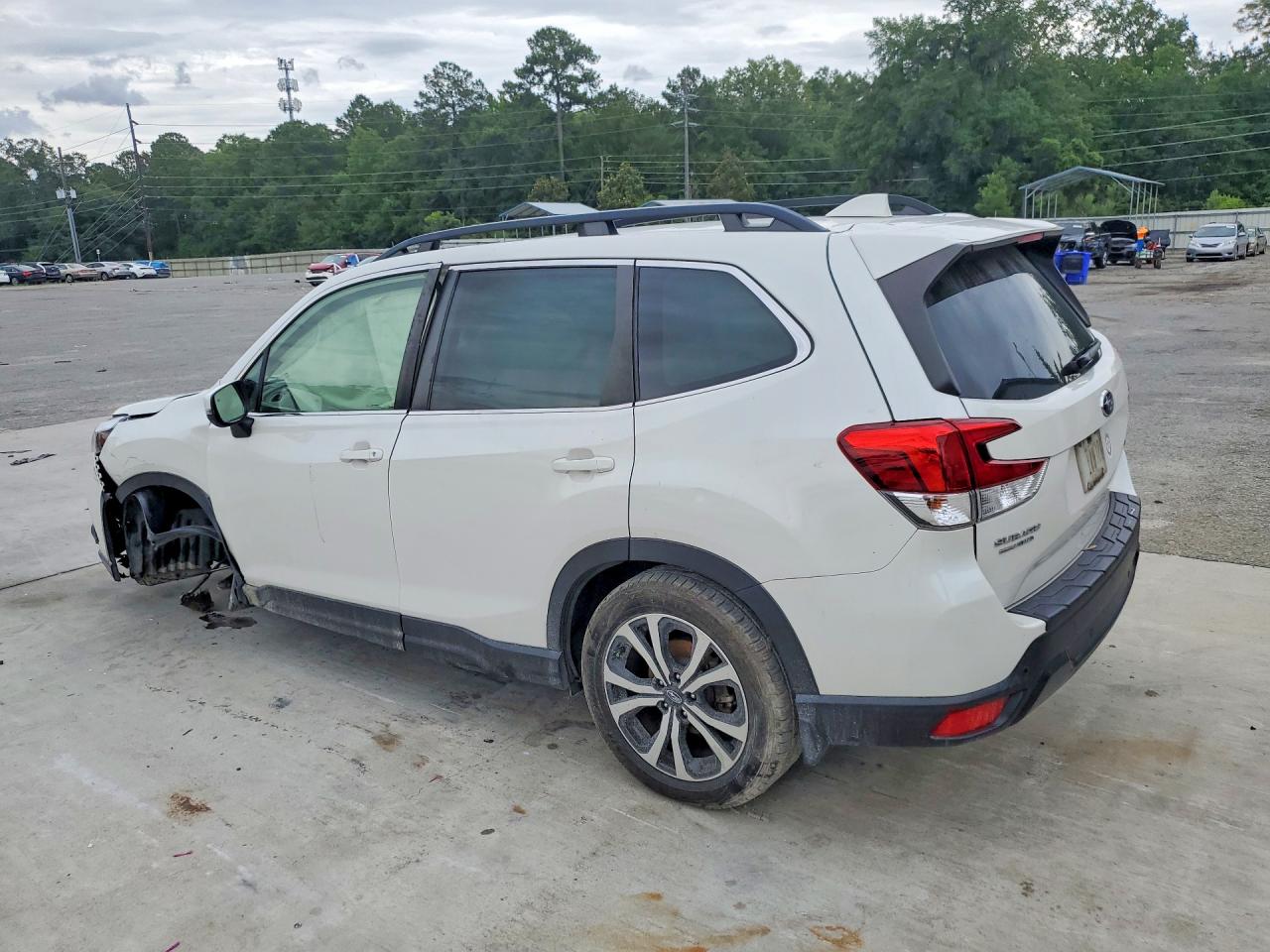 2022 SUBARU FORESTER