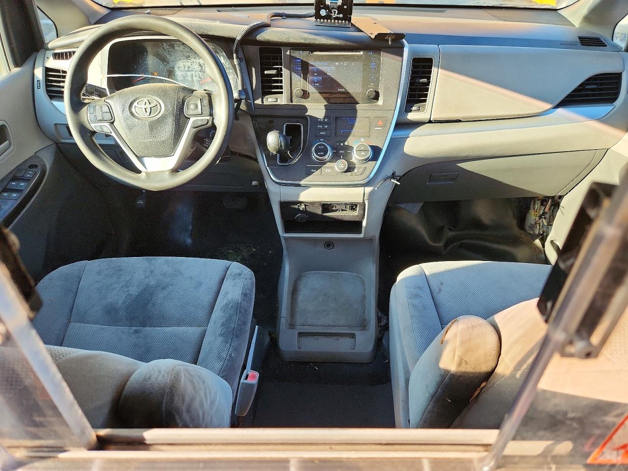 2016 TOYOTA SIENNA