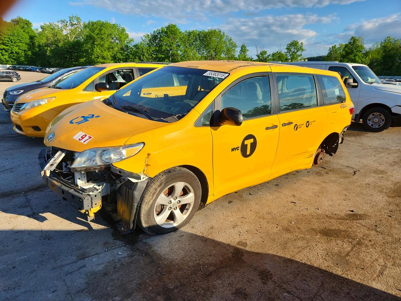 2016 TOYOTA SIENNA