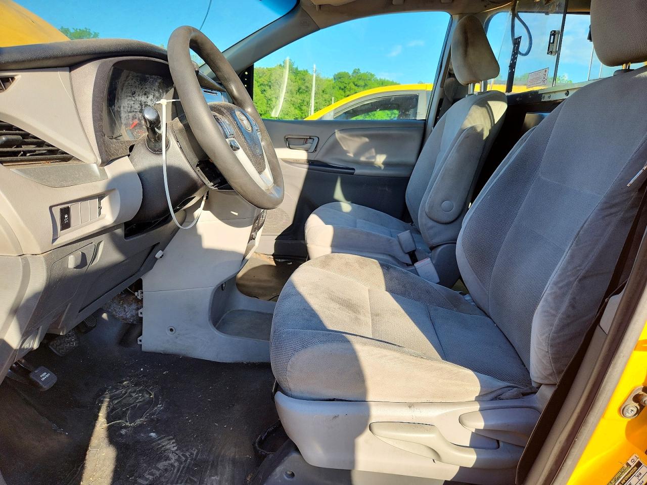 2016 TOYOTA SIENNA