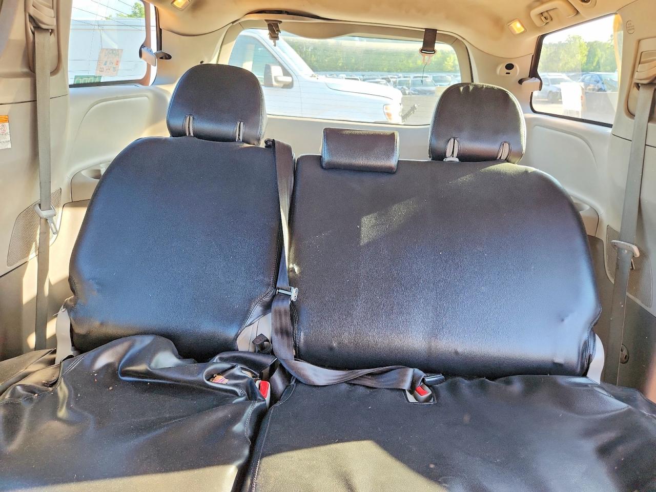 2016 TOYOTA SIENNA
