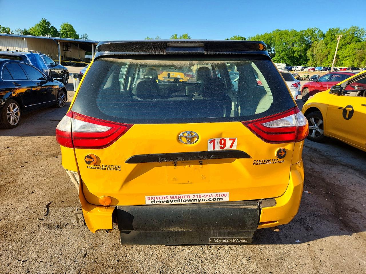 2016 TOYOTA SIENNA