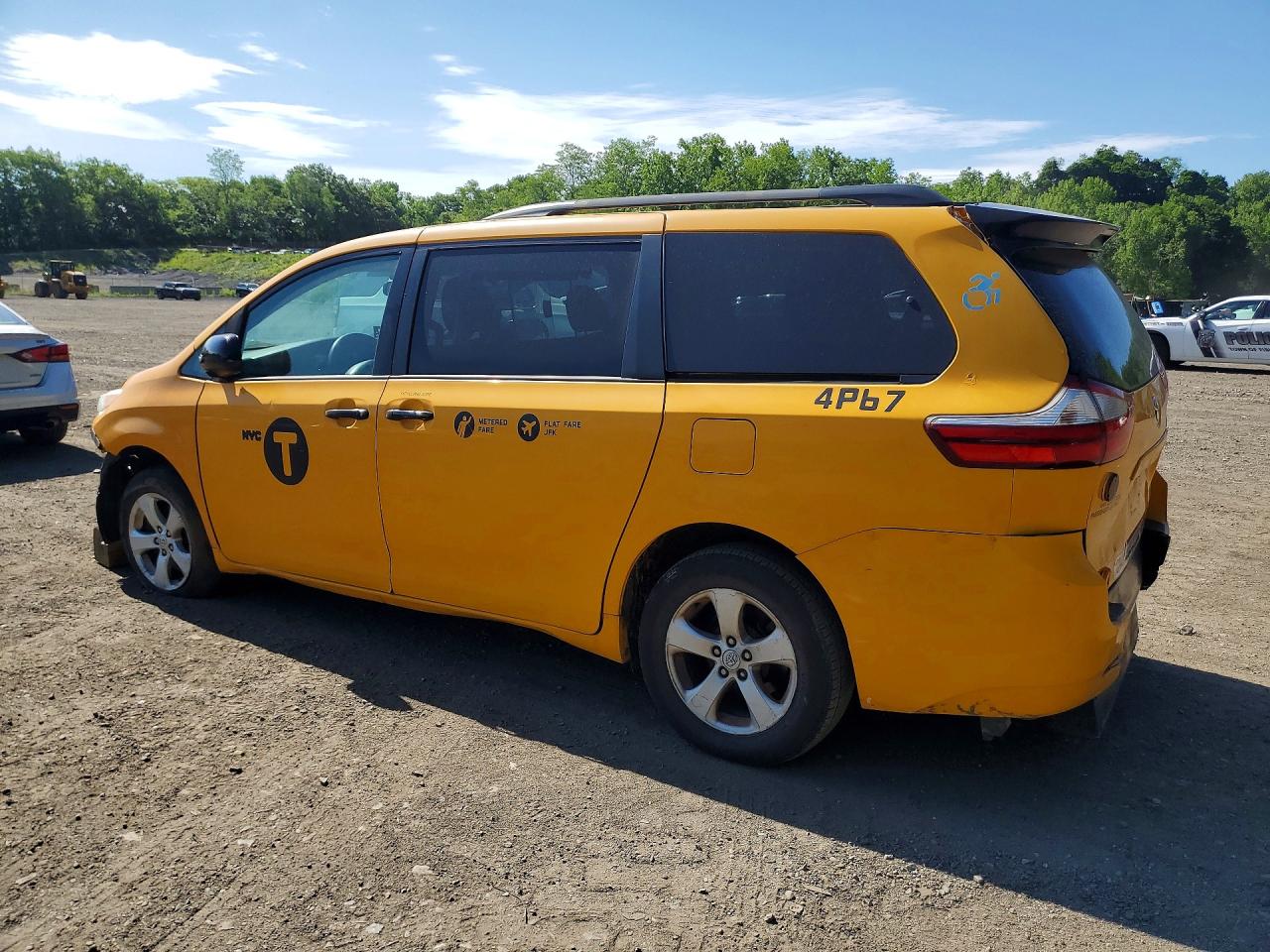 2016 TOYOTA SIENNA