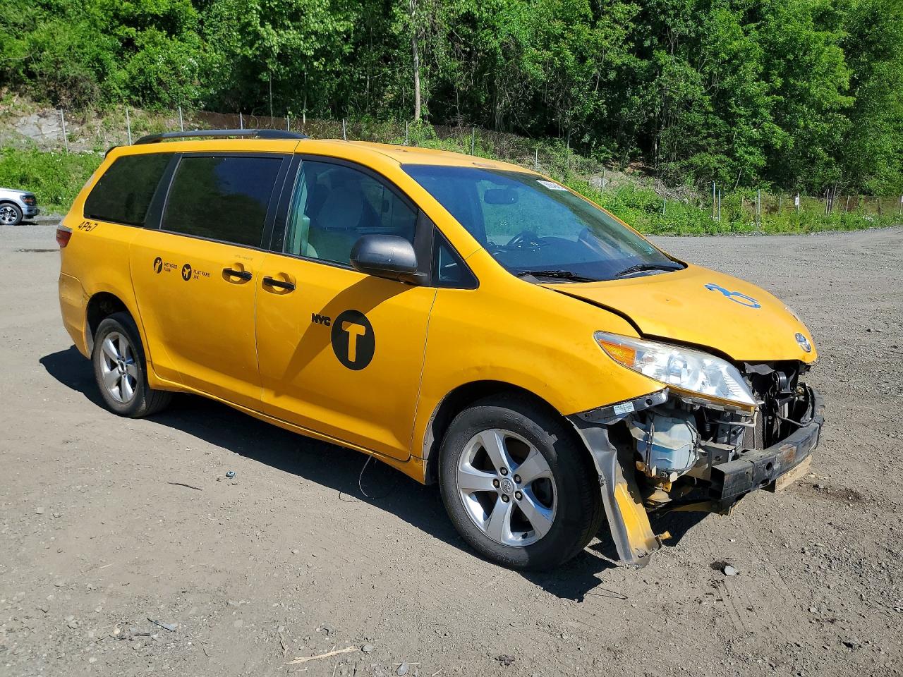2016 TOYOTA SIENNA